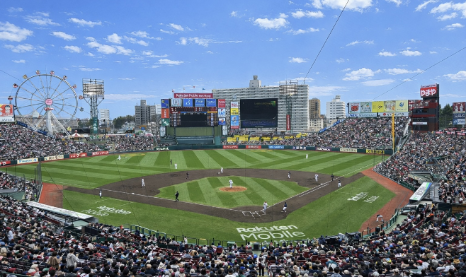 地元スポーツを応援したいという思いから、福利厚生および販促活動の一環として楽天イーグルスの年間シートを契約しています。家族や友人と一緒に楽しめるボックス席のため、部署ごとの懇親会として利用されることも多く、社内コミュニケーションの活性化にもつながっています。